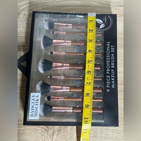 Badgley Mischka 9 Piece Professional MakeupBrush Set - Picture 9 of 10